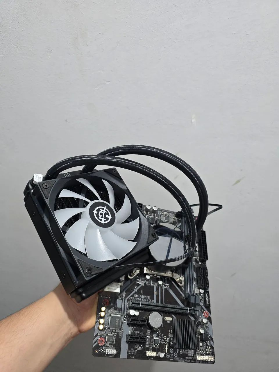 Kit processador I5 9400F + H310 + WATER COOLER482679547054663681