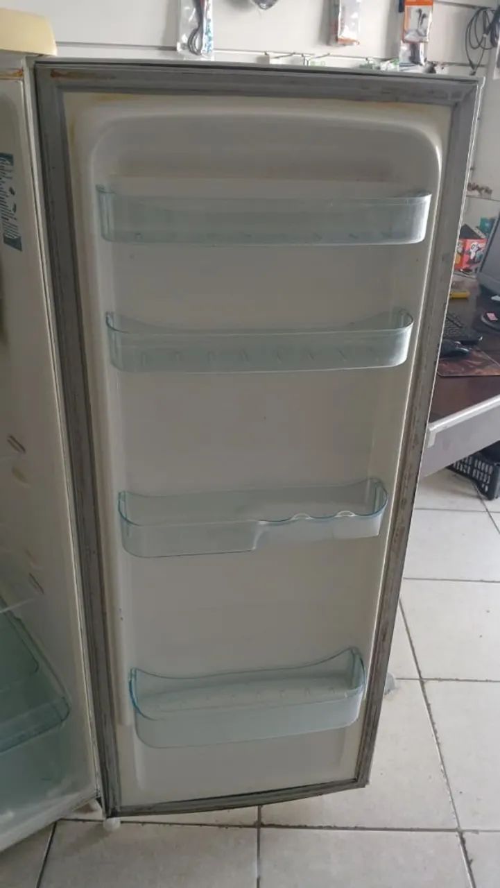 VENDO GELADEIRA ELECTROLUX  - Foto 3