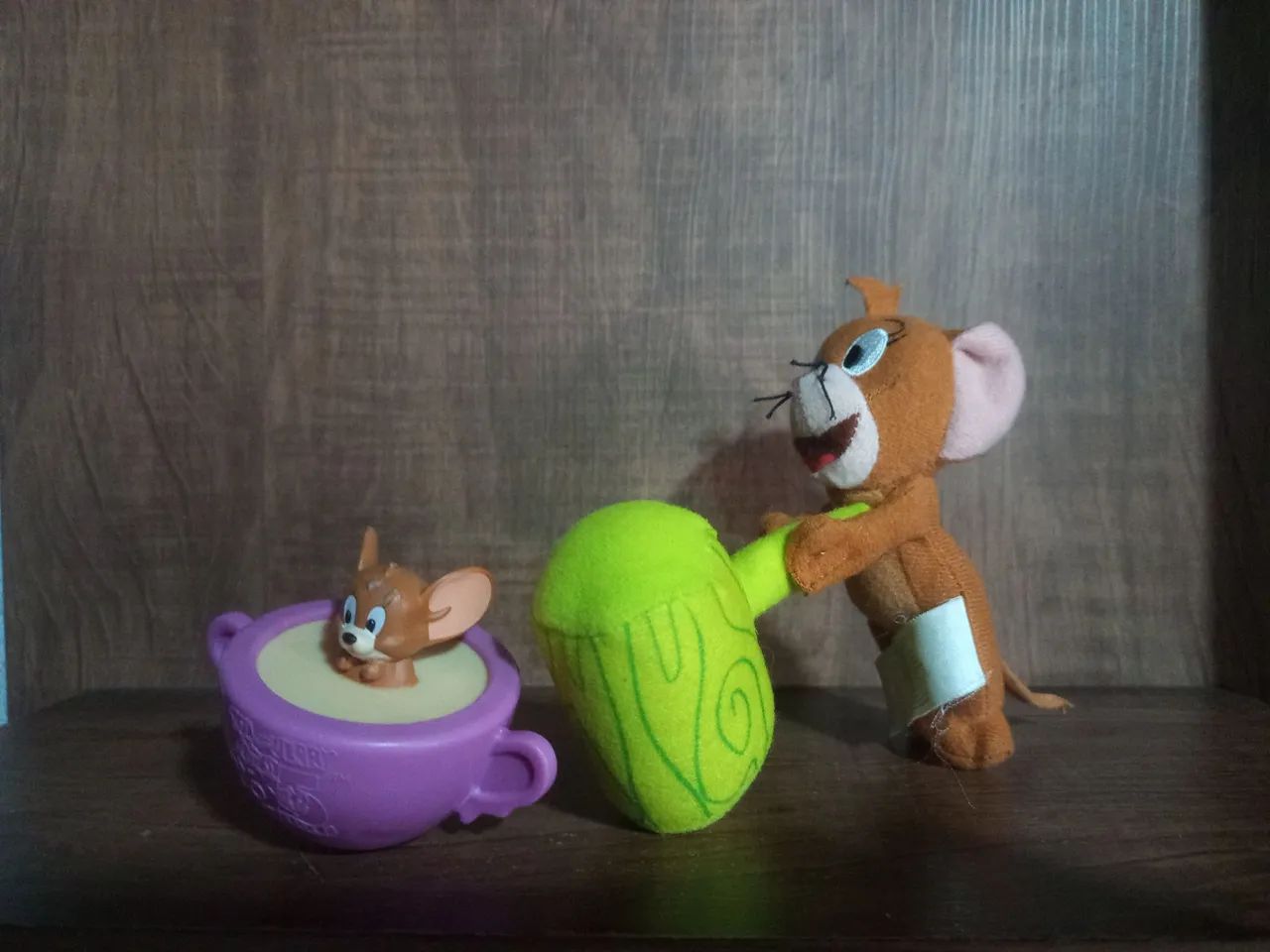 boneco miniatura e pelúcia Jerry usados na condição das fotos  - Foto 2