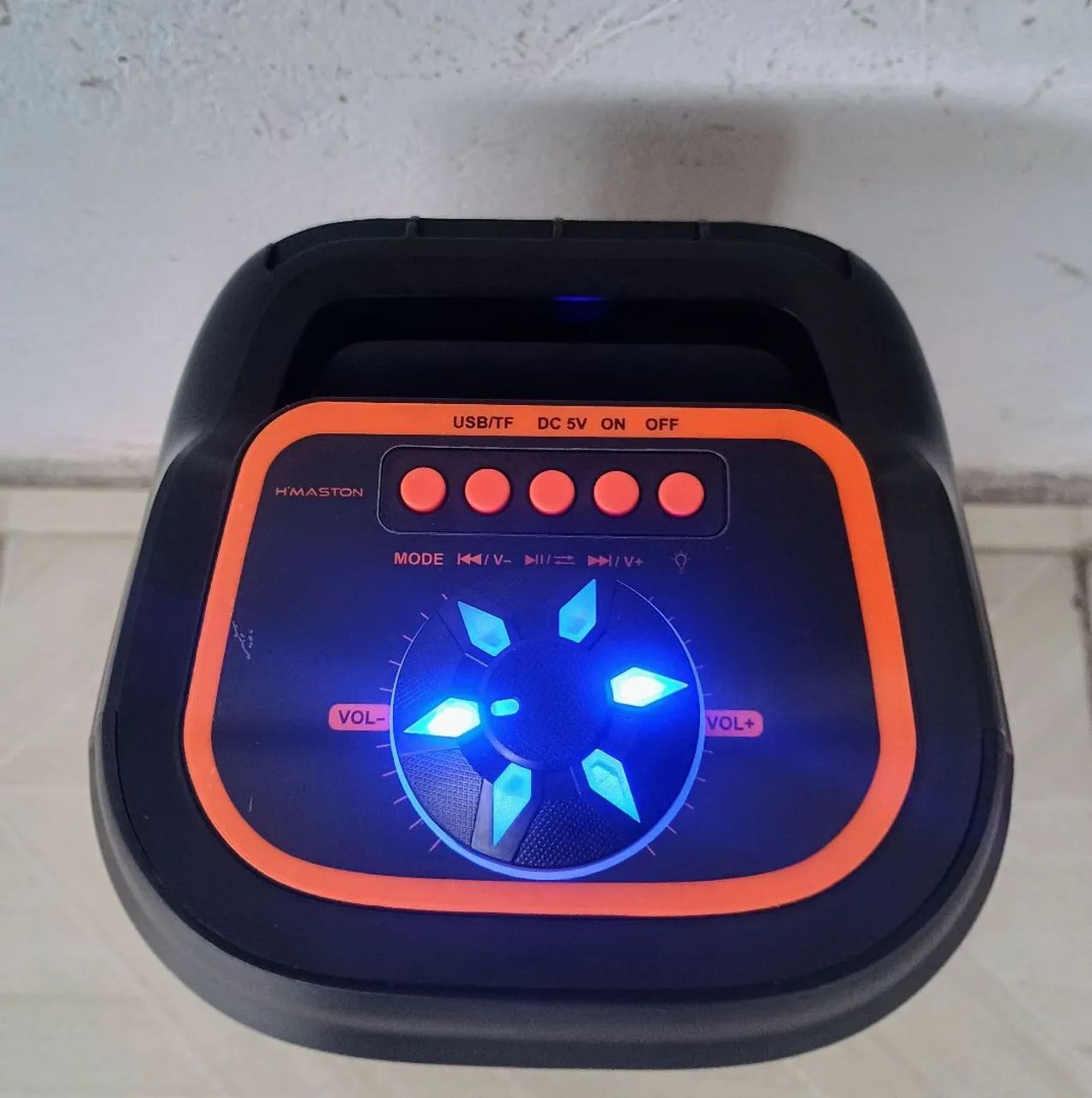 Caixa de Som Bluetooth tamanho médio com excelente qualidade de áudio e iluminação - Foto 3