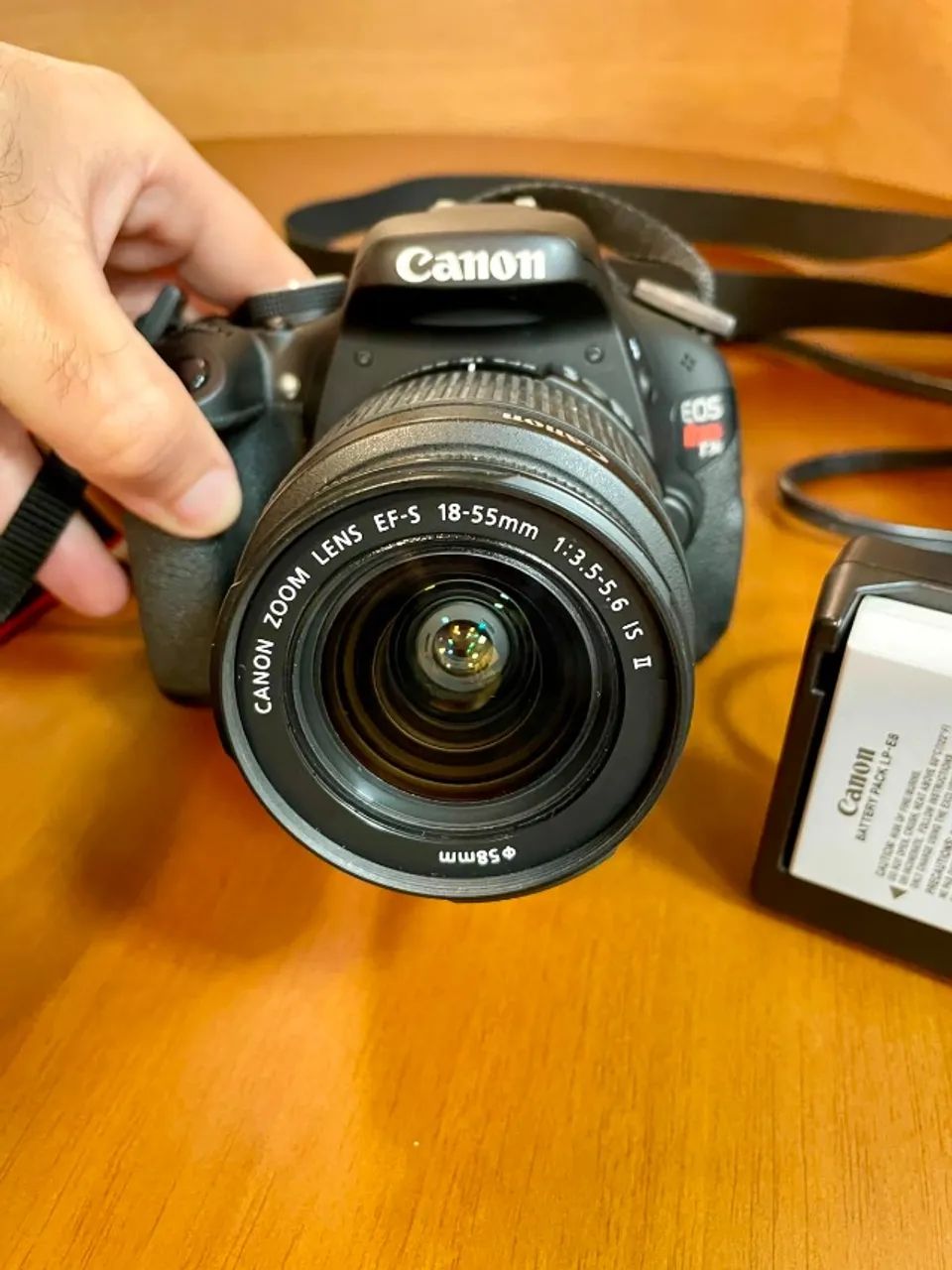  Máquina fotográfica Canon, modelo EOS Rebel T3i - Foto 2