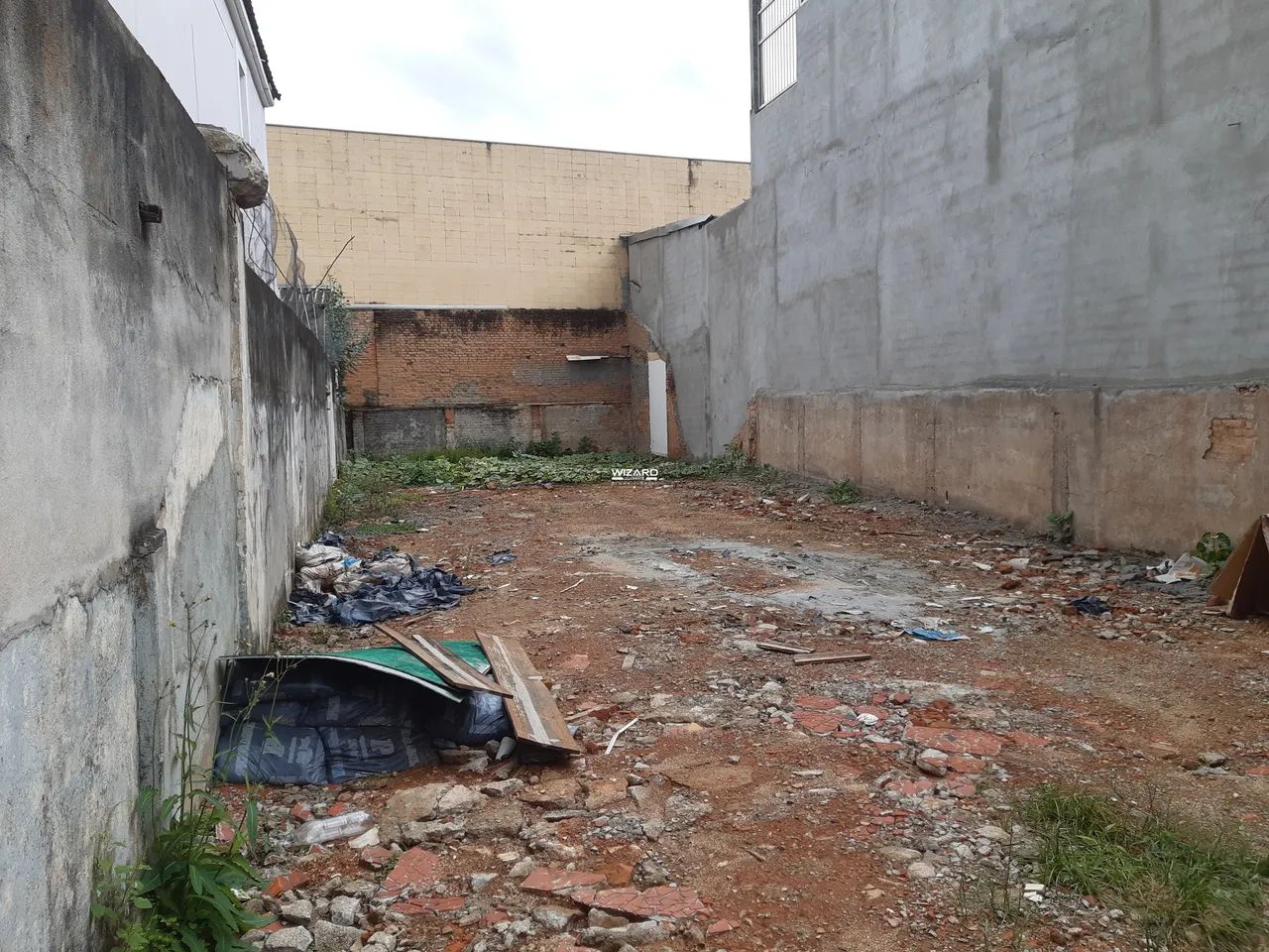 Terreno para venda com área de 218m² na Vila Monumento.