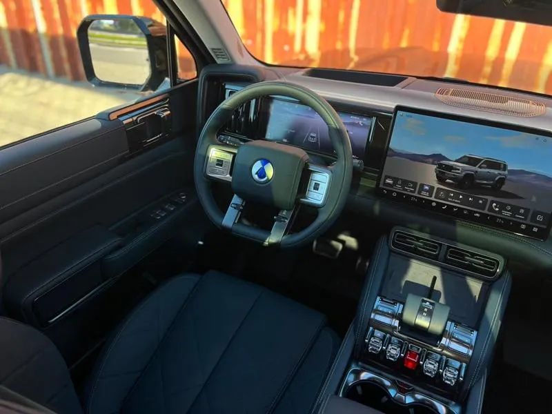 Denza B5 SUV híbrido plug-in, foto 5 de 18