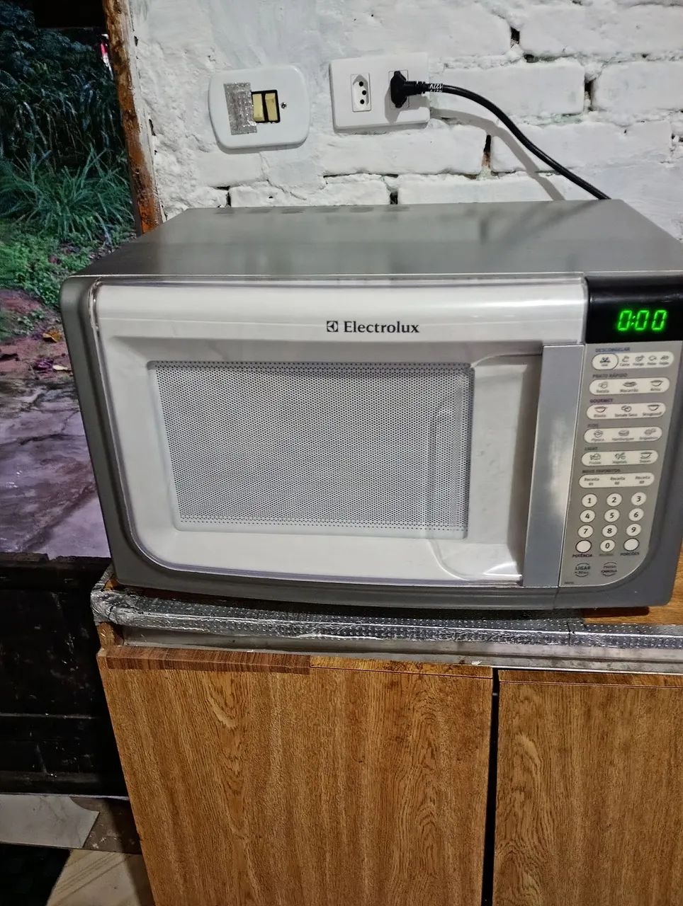 Micro ondas Eletrolux de 31 litros 