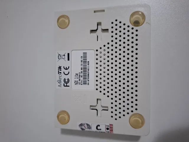 Mikrotik HEX LITE RBGR2 COM FONTE - Foto 2