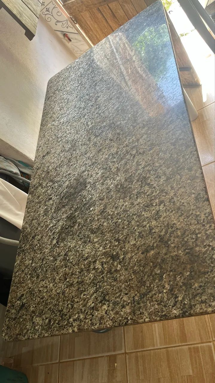 PEÇA DE GRANITO 