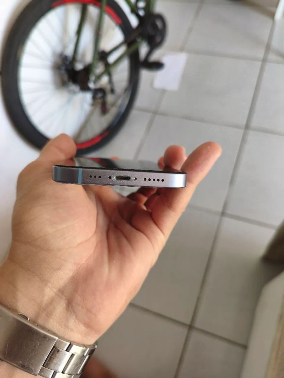 IPHONE 14 128gb COM DEFEITO - Foto 5