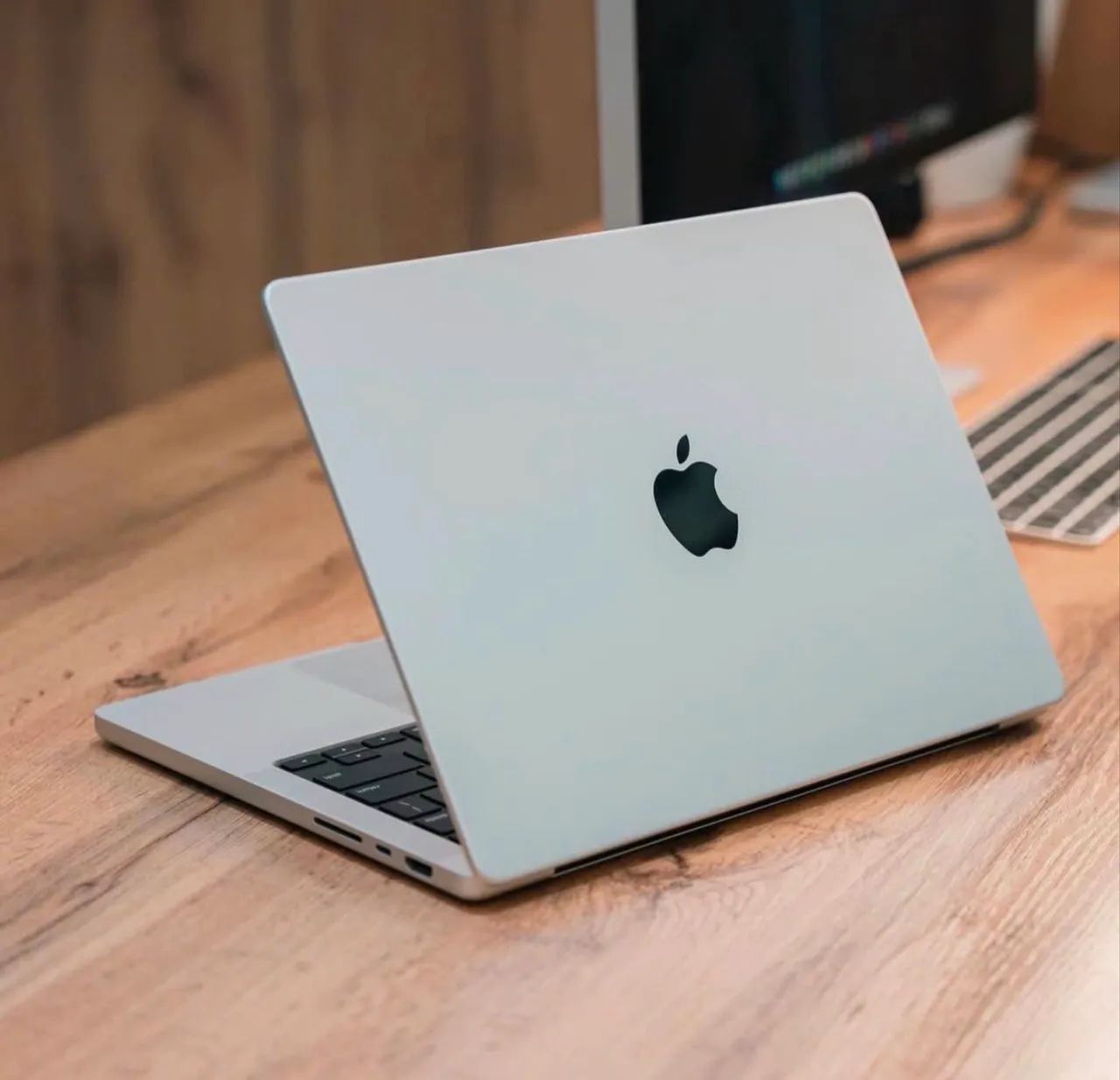 MacBook Pro M5 Pro ( 1 tb / 24 ram ) Garantia 05/27 - Foto 2