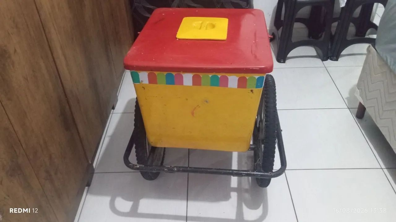 Vendo carrinho de picolé 