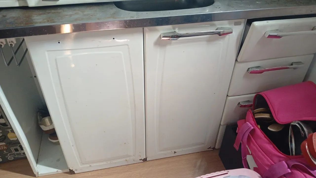 Balcão com varal interno