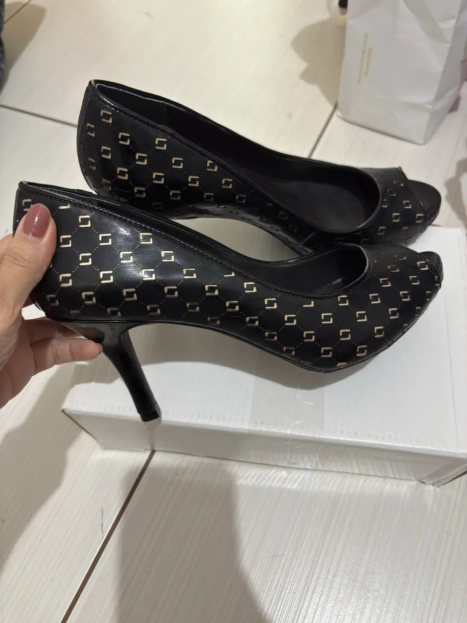Sapato Scarpin Luz da Lua couro 38