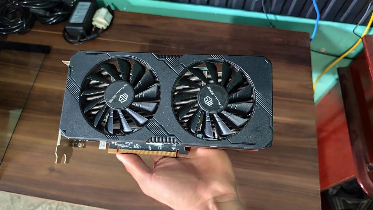 AMD RX 5700XT 8GB - Foto 2
