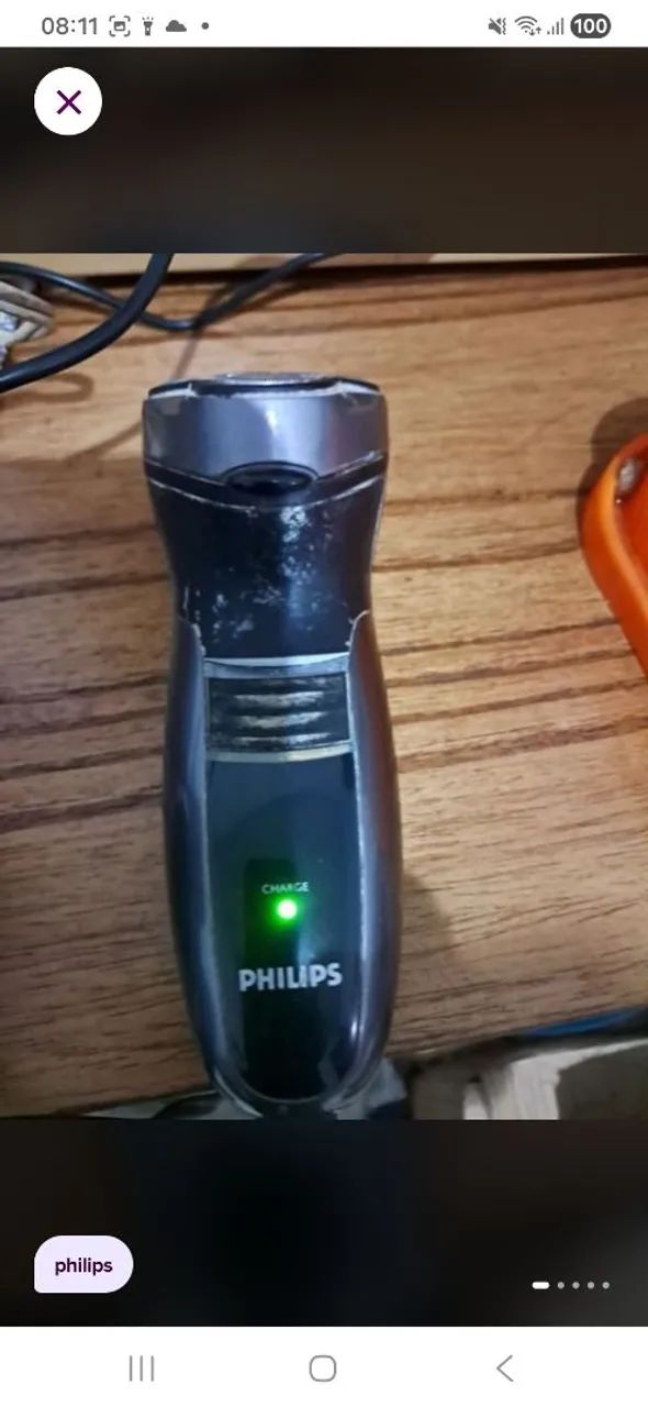 Barbeador elétrico Philips usado