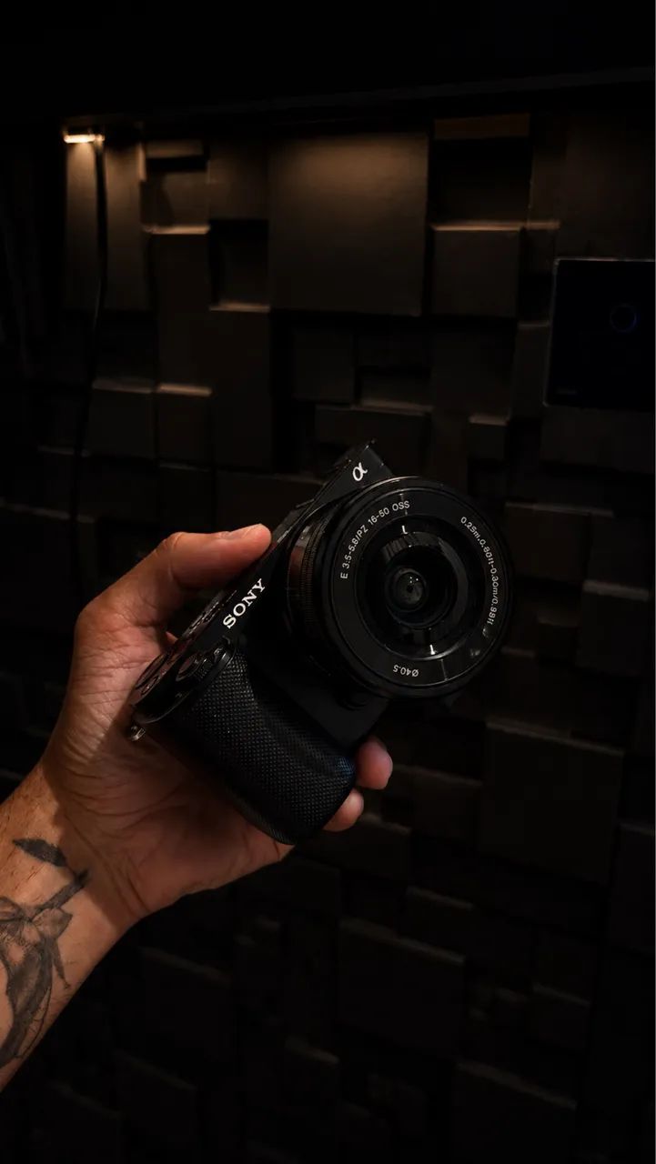 CÂMERA SONY ZVE10 4K  - Foto 2