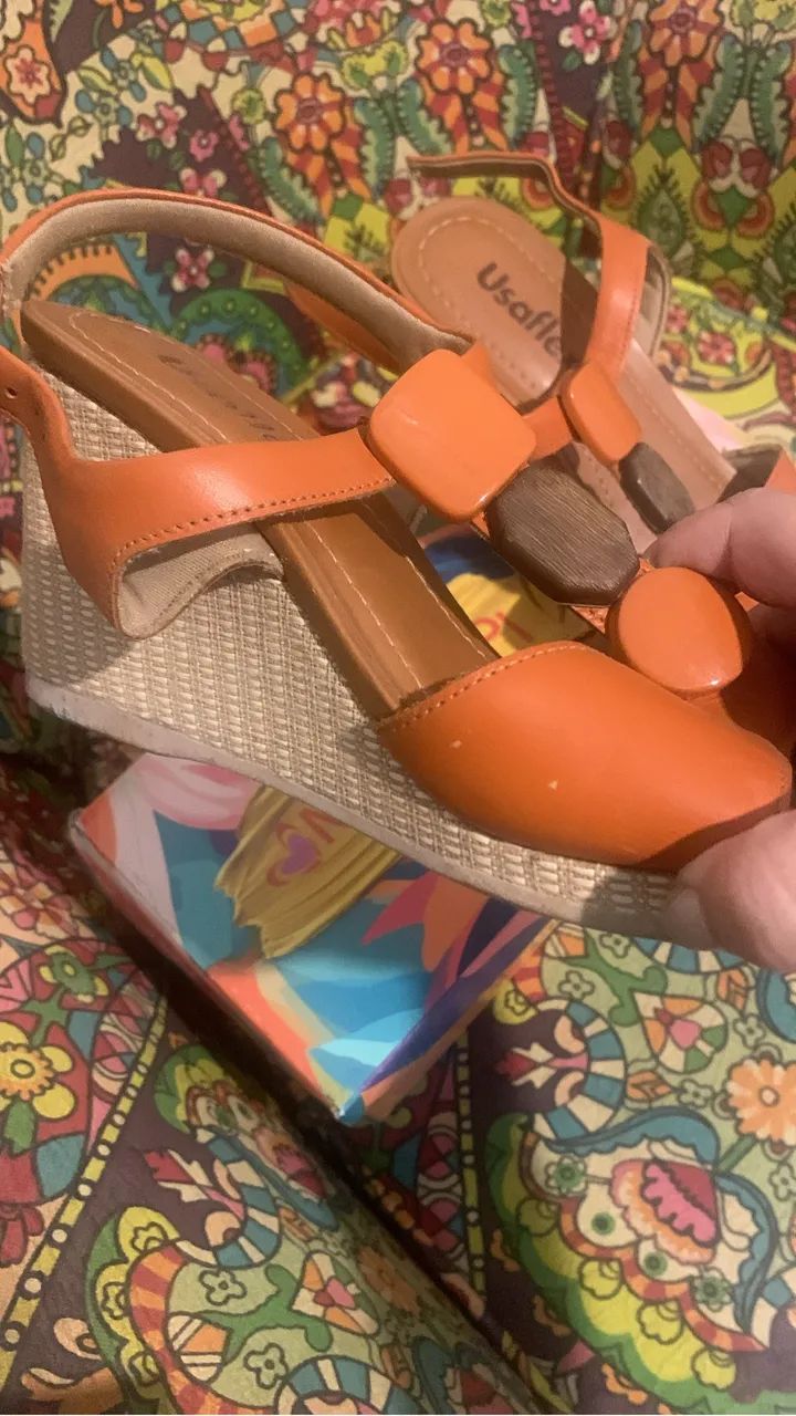 Sandália Usaflex semi-nova 35