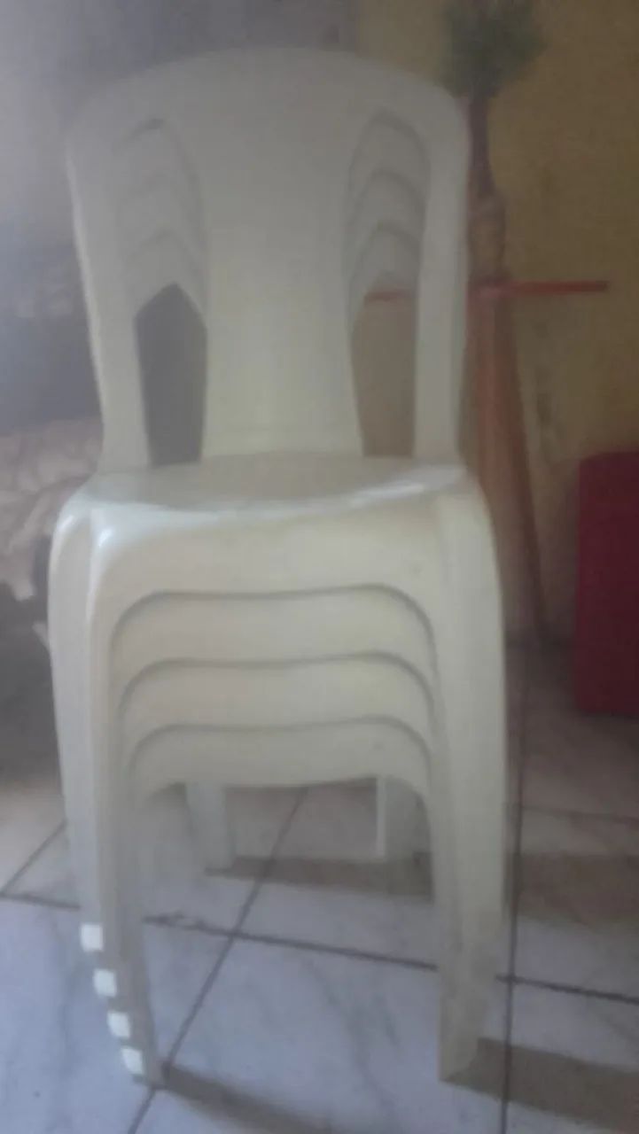 Cadeira de plástico 