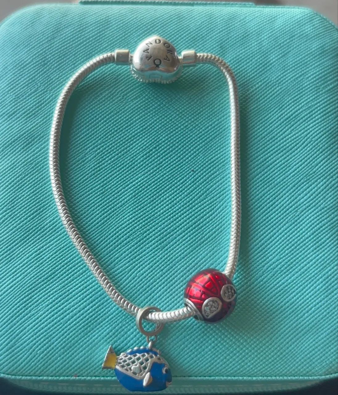 Pulseira modelo Pandora + 2 berloques  - Foto 2
