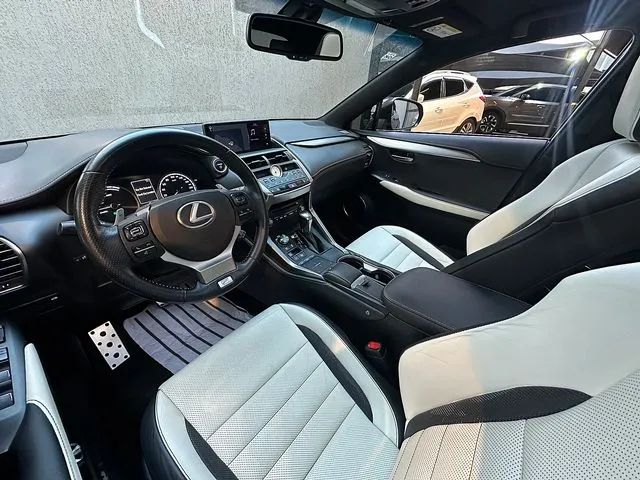 Lexus NX-300 H F-sport 2.5 16V Aut., foto 8 de 10