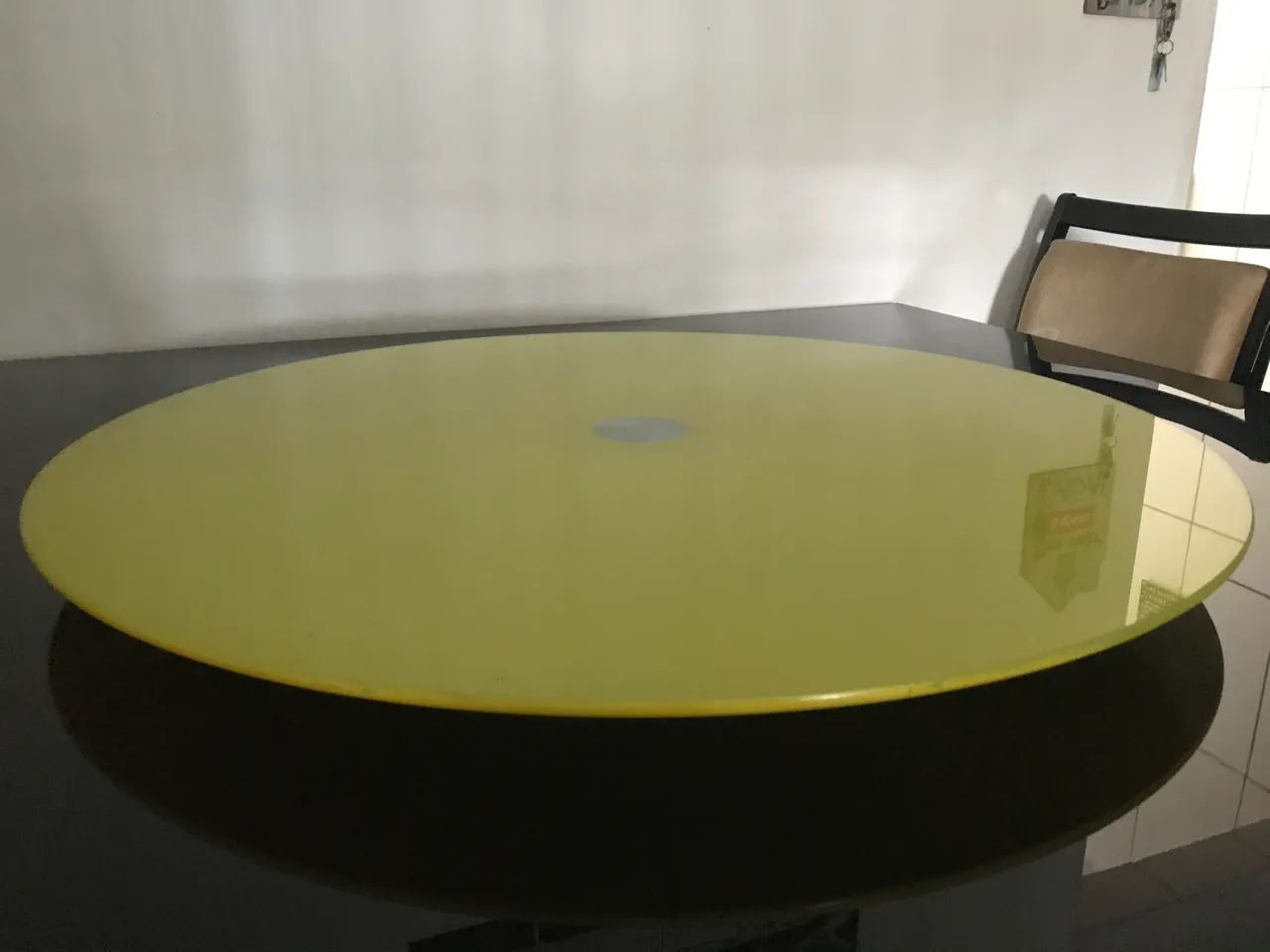 Mesa de vidro com tampo giratório e 6 cadeiras - Foto 5