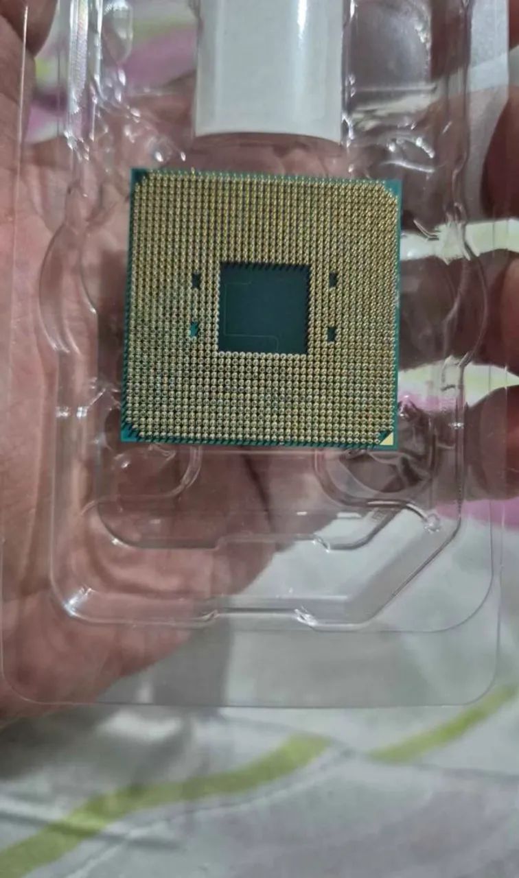 Vendo Processador Ryzen 3 2200G + Cooler box AMD  - Foto 3