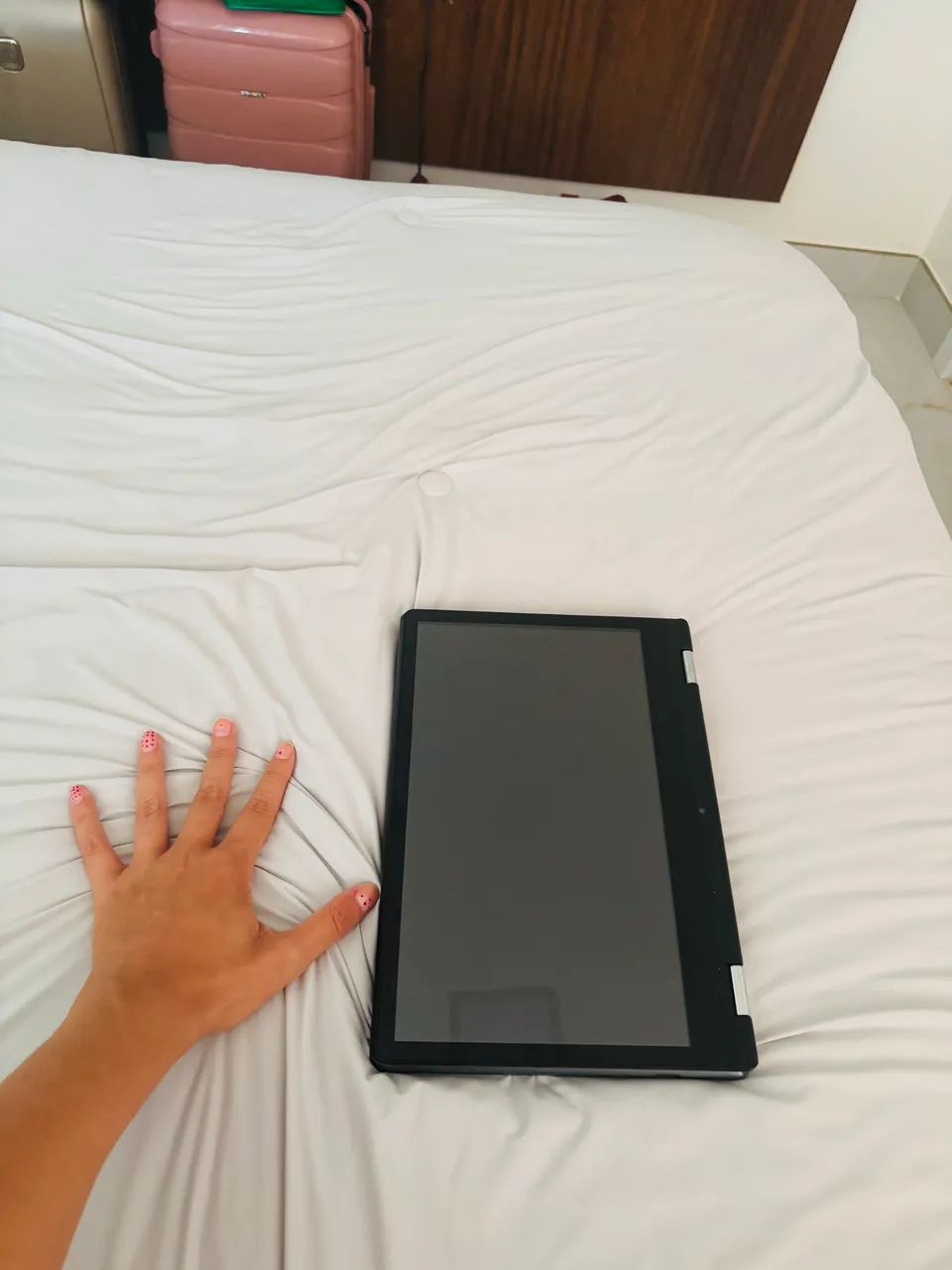 Notebook 2 em 1 com todos os acessórios  - Foto 4