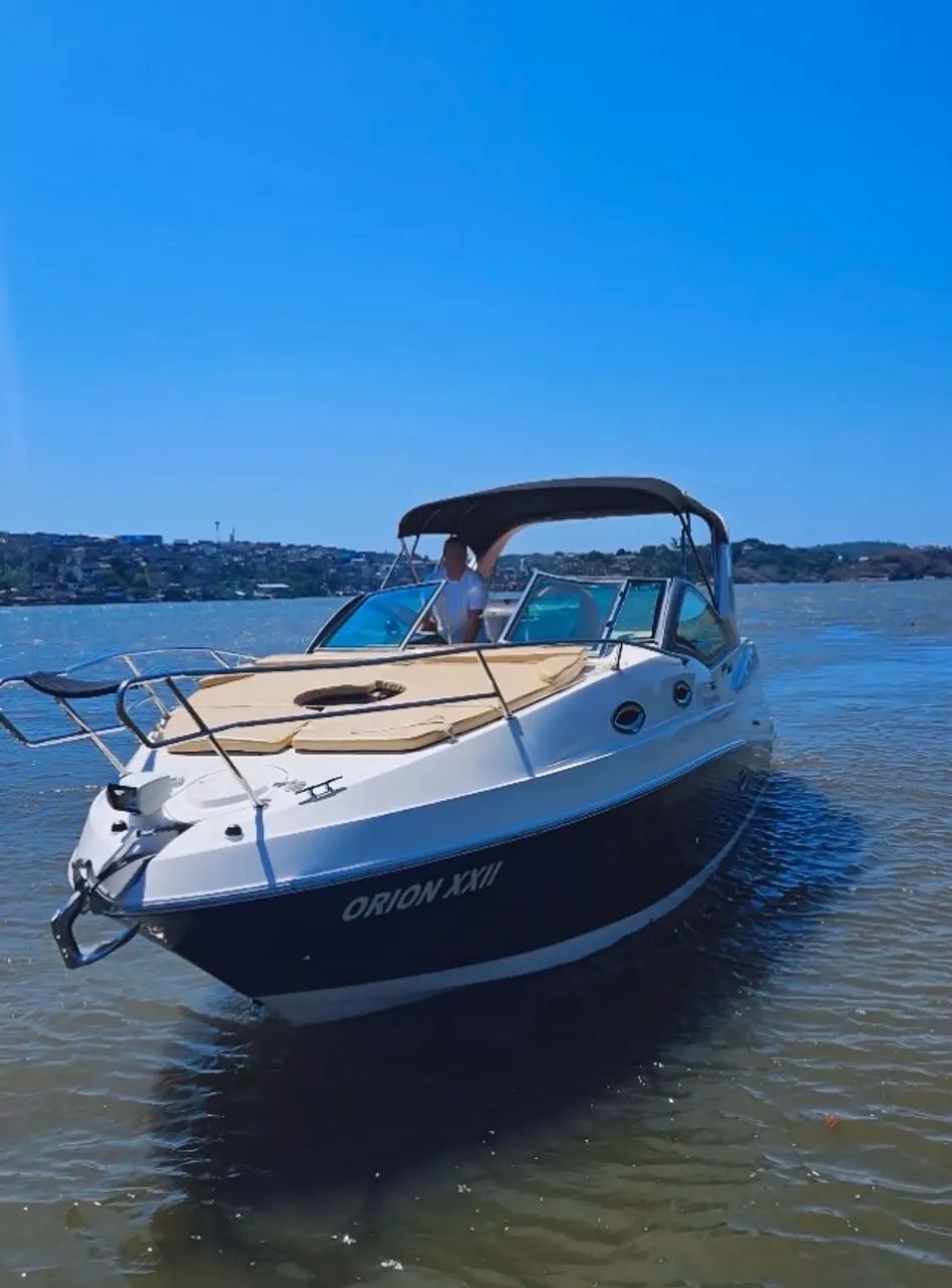 Lancha Focker 30.5 (2015) - Motor Mercruiser 8.2 380Hp - 520 Horas
