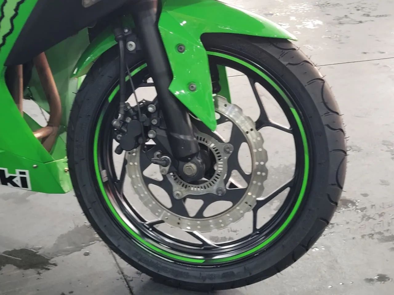Kawasaki NINJA 300 - Foto 2