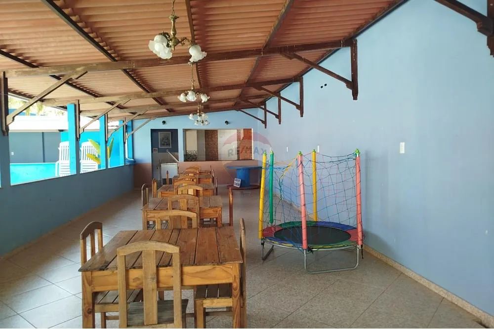 Casa com salão de festas e piscina ampla - Foto 4