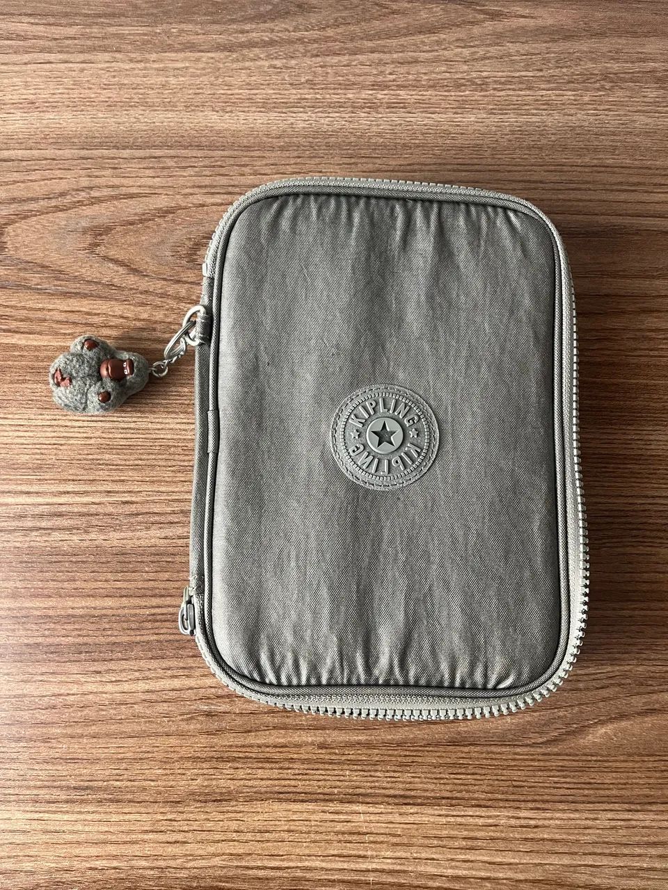 Vendo estojo original Kipling 