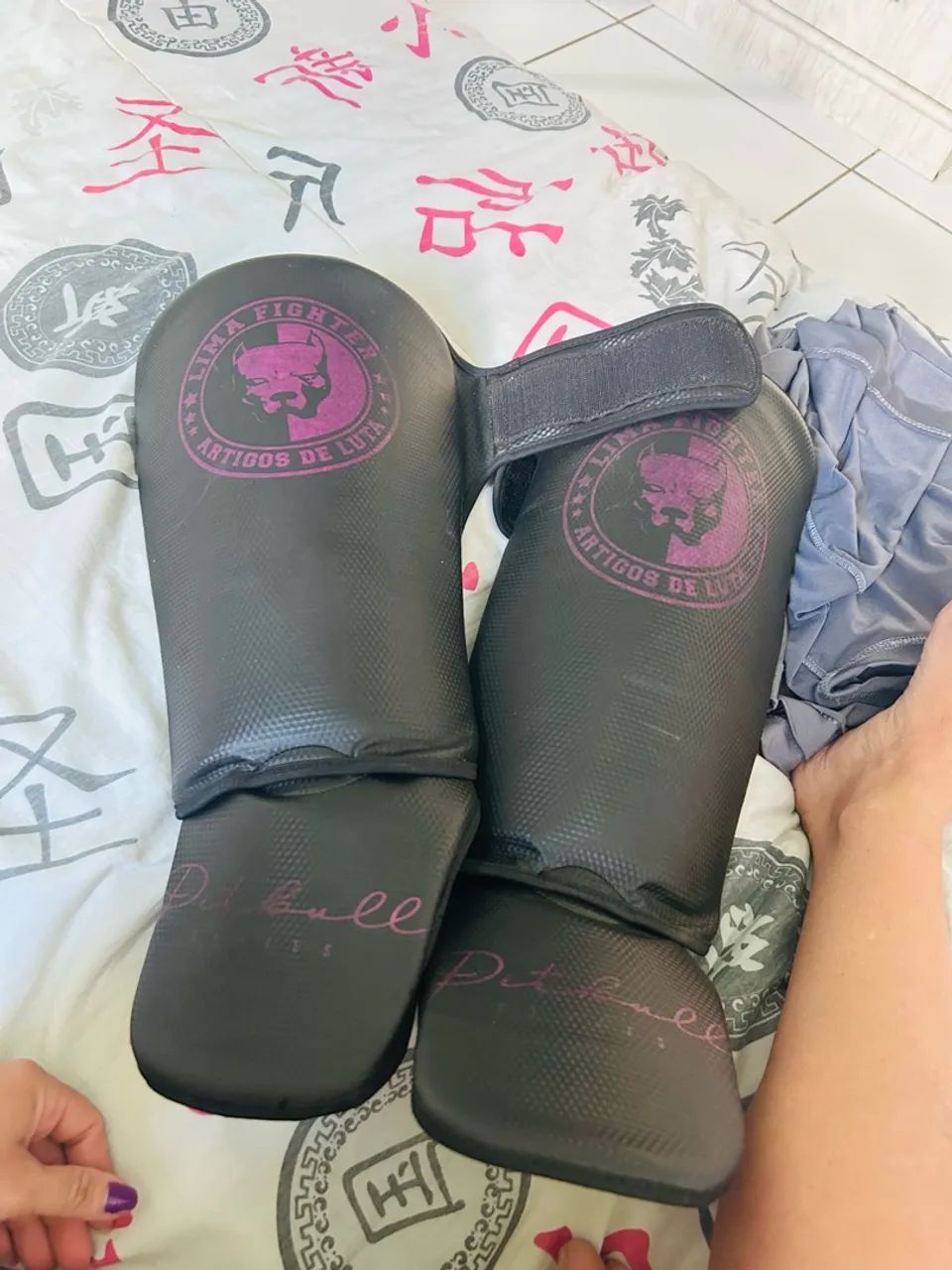 Caneleira de muay thai