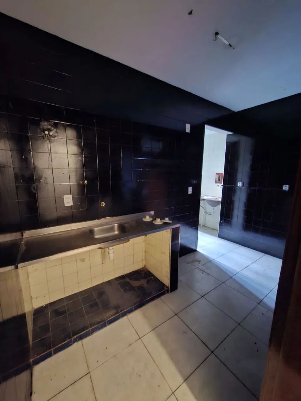 Prédio comercial com excelente localização na Aldeota. Edifício com 12 salas, de 105 e 133 - Foto 2