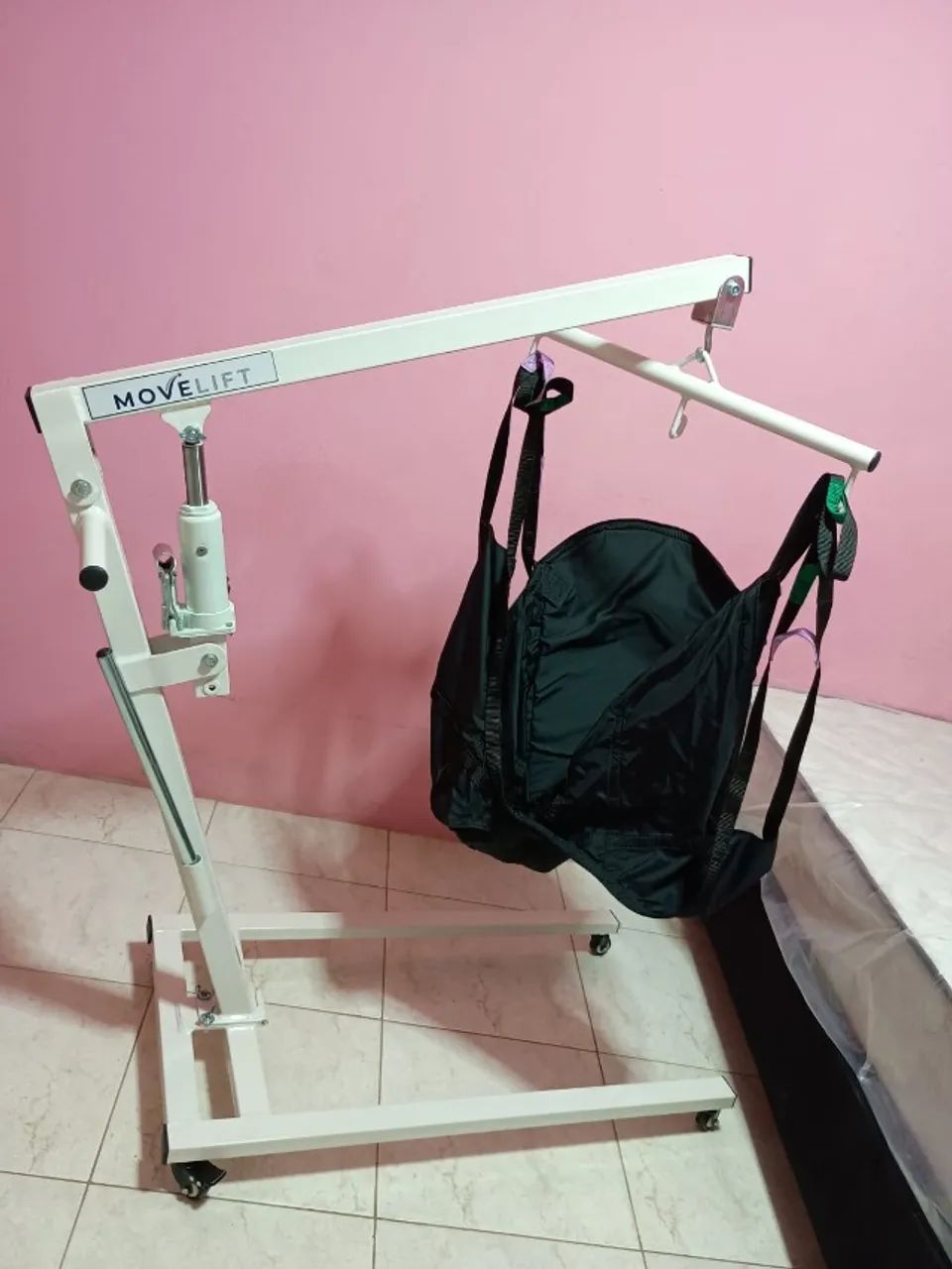 Guindaste hospitalar para movimentação - Foto 2