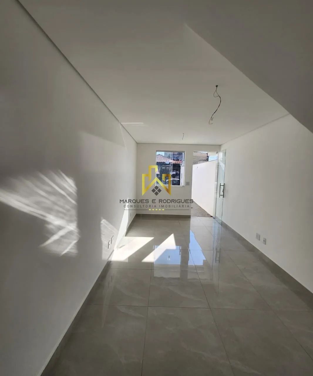 Excelente Casa geminada duplex no Floramar - Foto 3