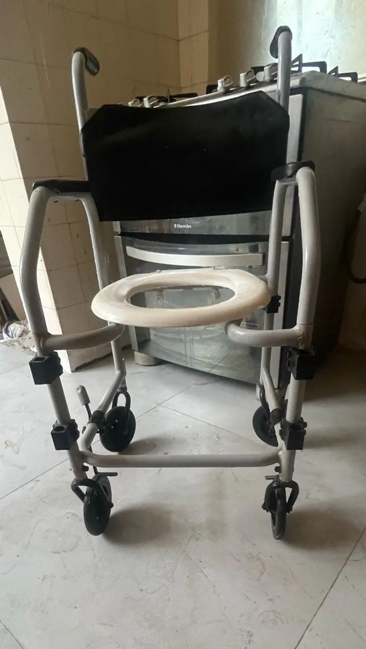Cadeira higiênica  - Foto 2