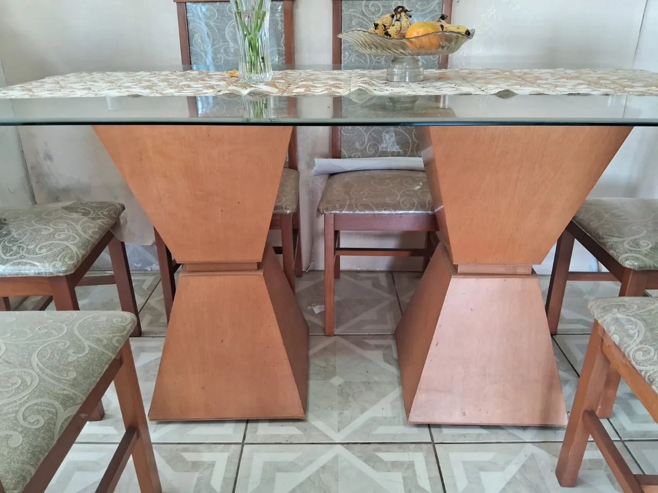 Mesa De Jantar em tampo de vidro com 6 cadeiras  - Foto 4