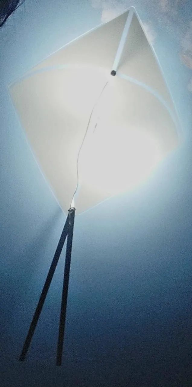 Luminaria de teto em formato de Pipa