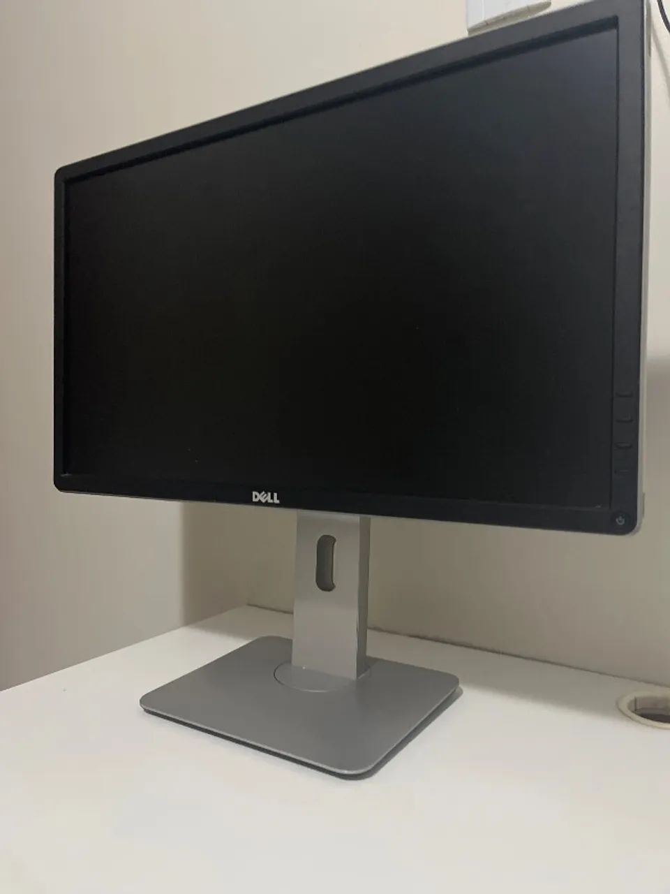 Monitor Dell 23" Full HD IPS Ergonomico - Modelo P2314H