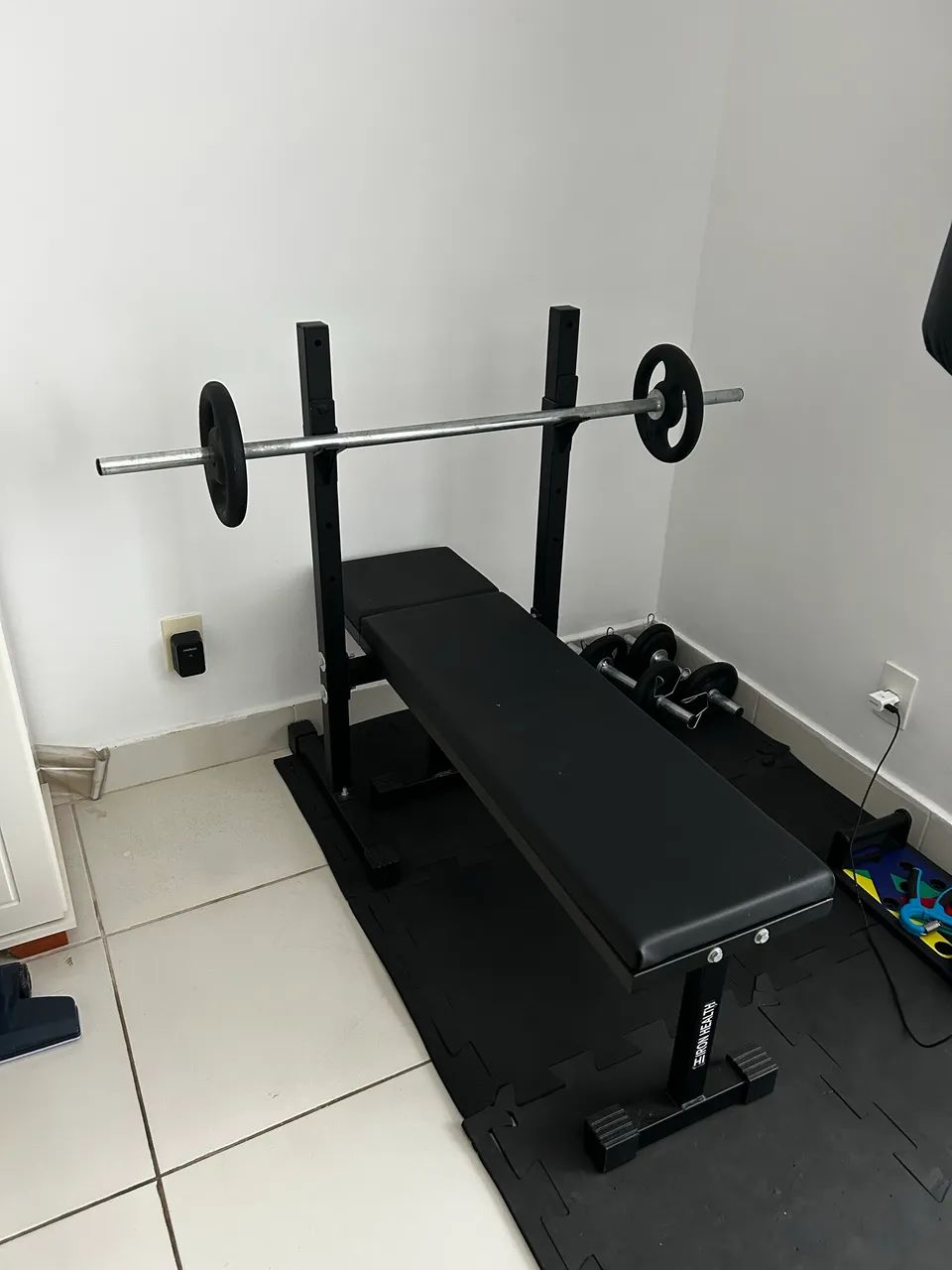 Suporte barra e anilhas (bíceps e supino com banco) - Foto 2