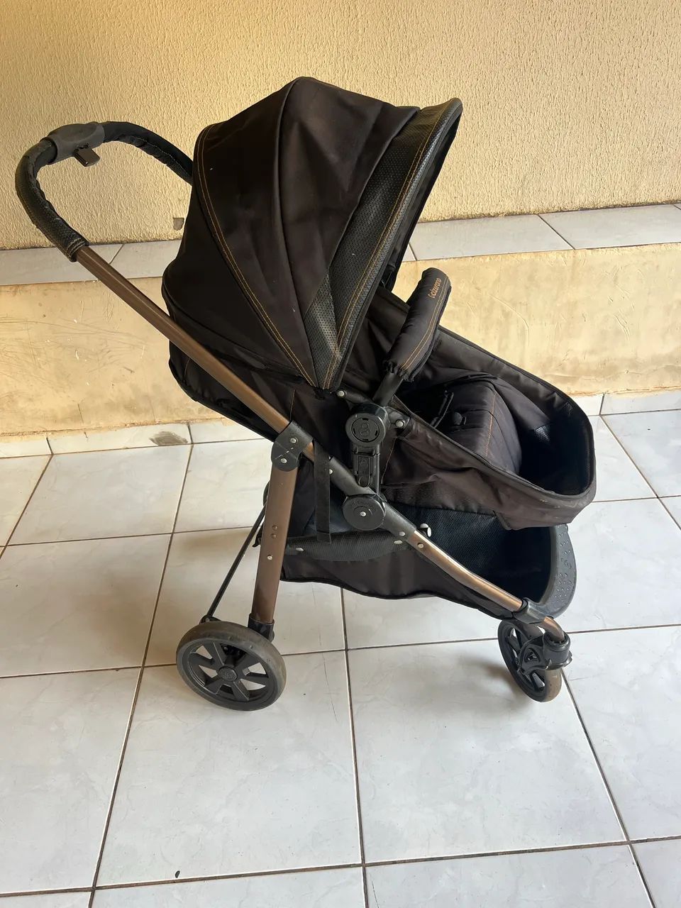 Carrinho de bebê vira Moisés