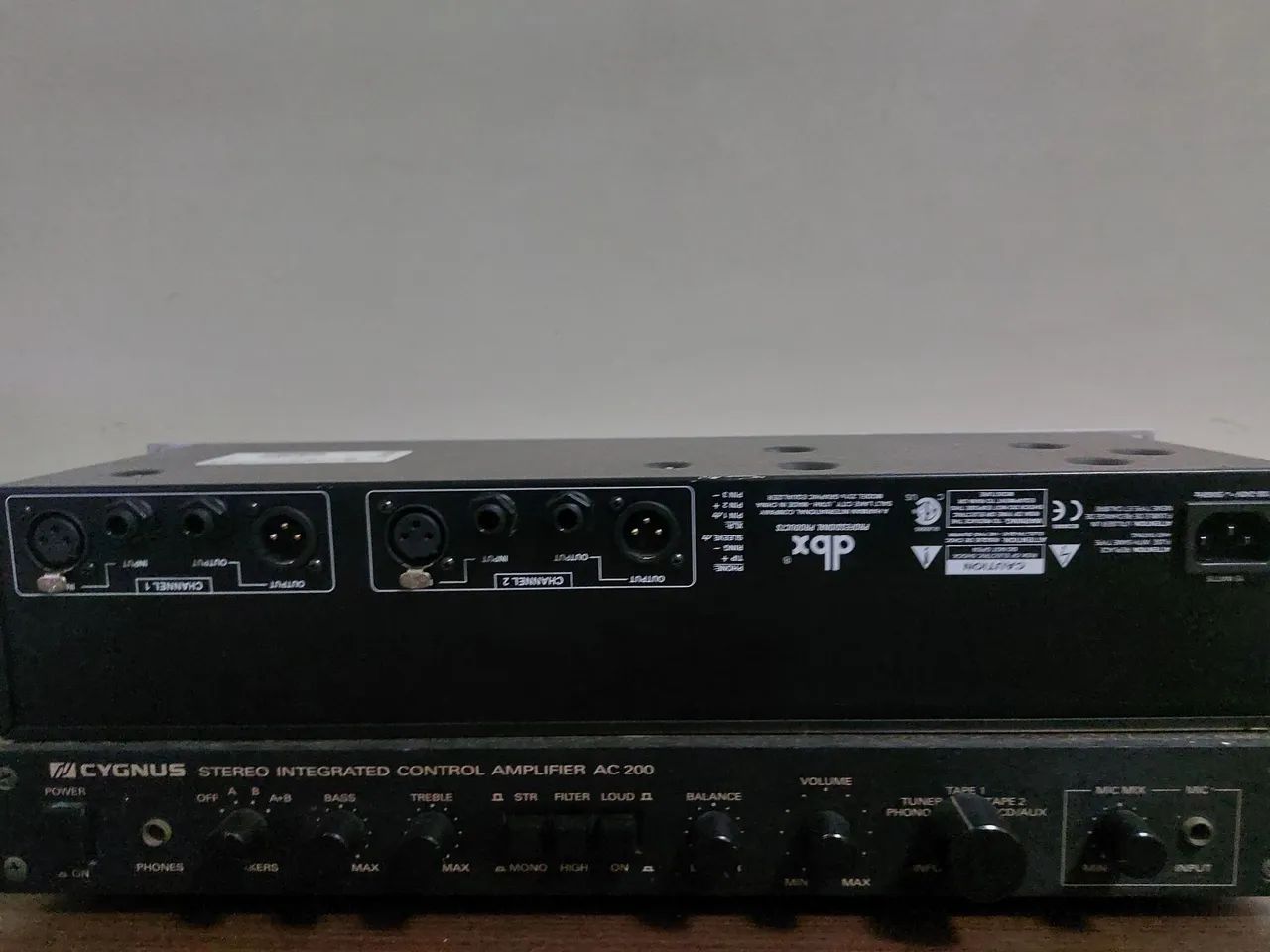 Equalizador DBX231 SV