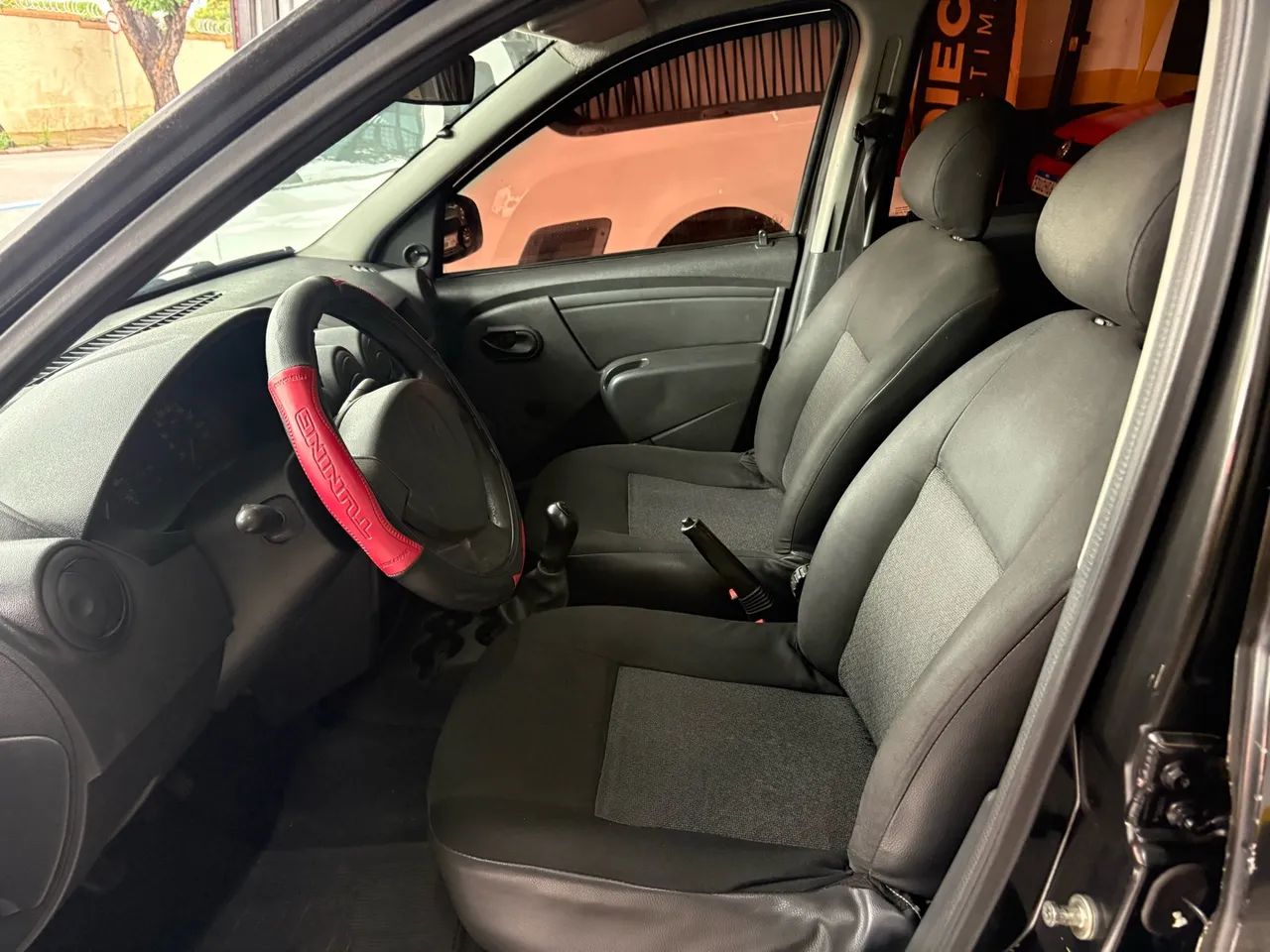 Renault Logan Authentique Hi-Flex 1.0 16V 4p, foto 8 de 9