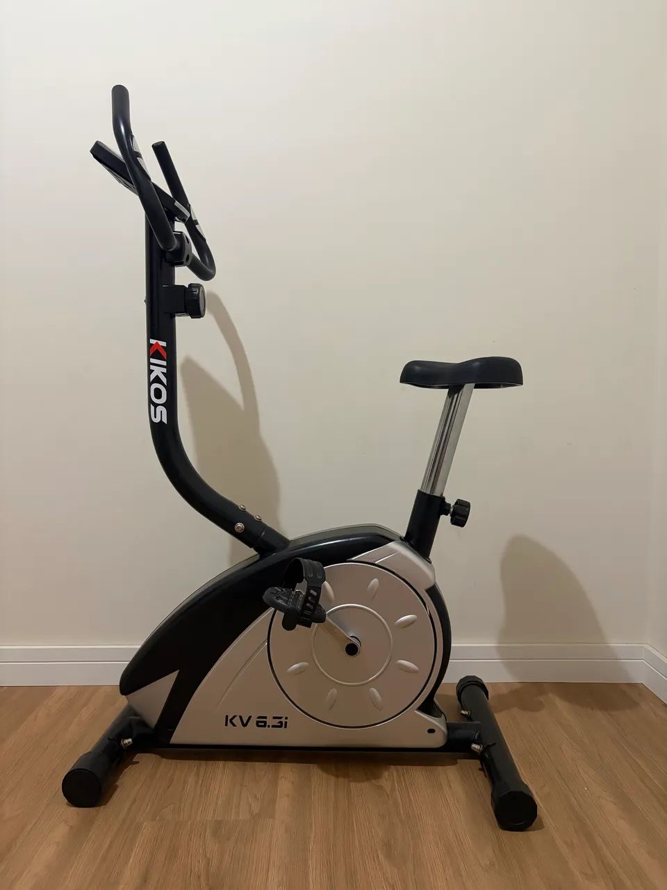 Bicicleta Ergométrica Kikos KV6.3I Magnética - Foto 4