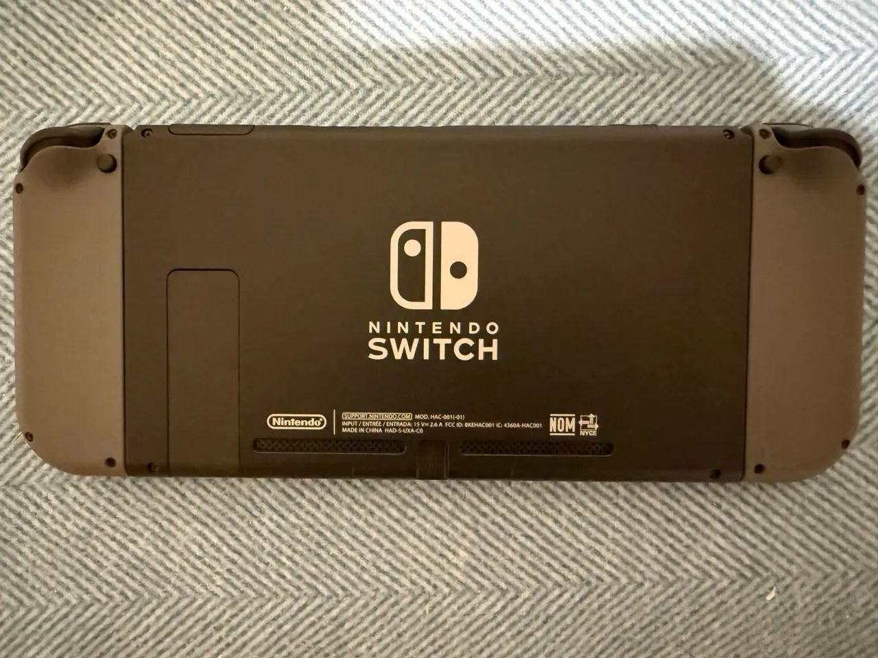 Nintendo switch completa com controller pro