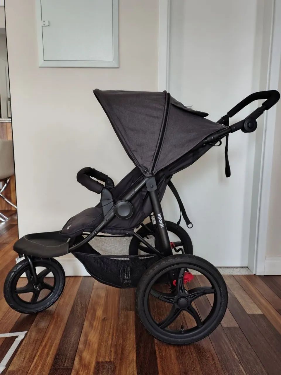 Vendo Carrinho de Bebê Infanti Flux  - Foto 2