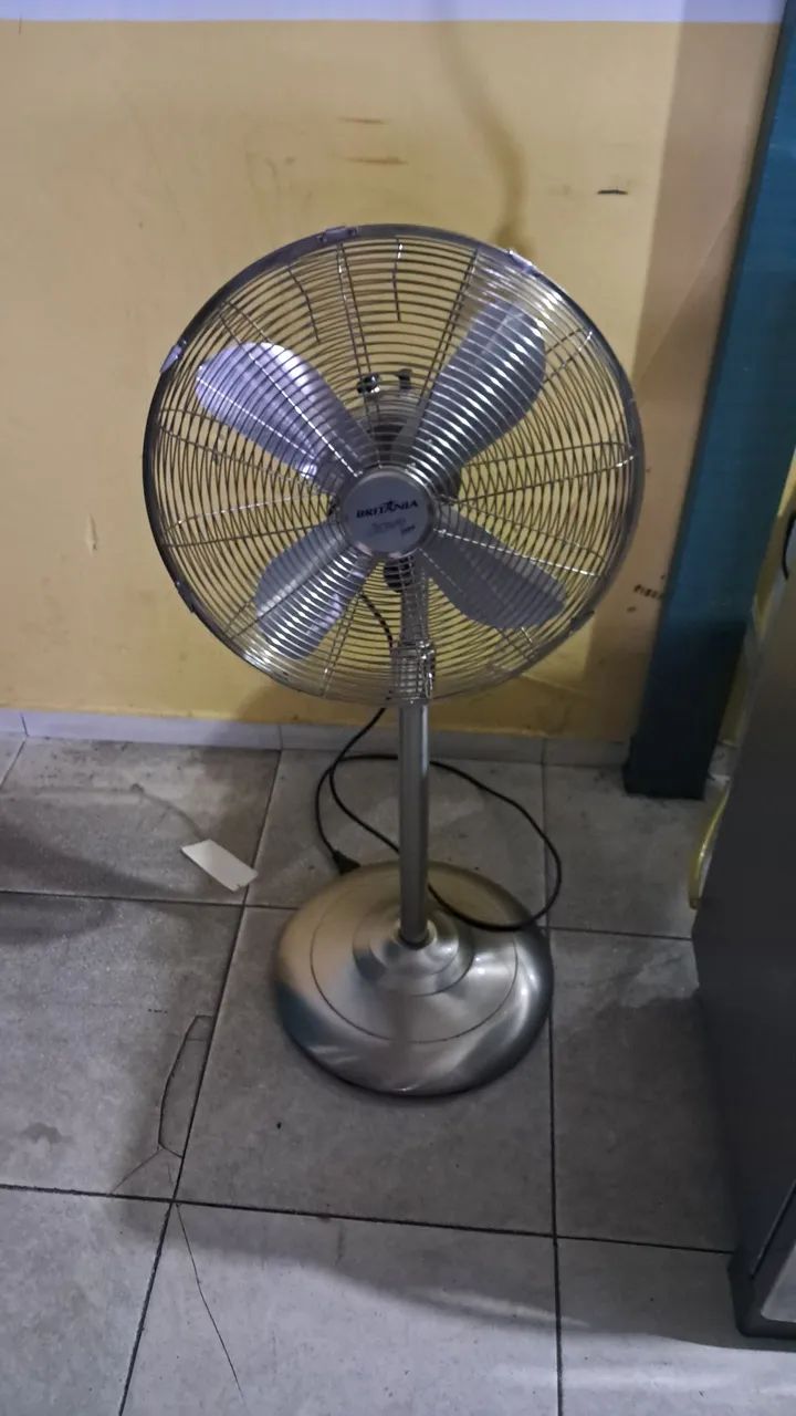 Ventilador de coluna Electrolux inox ,127V.  - Foto 6