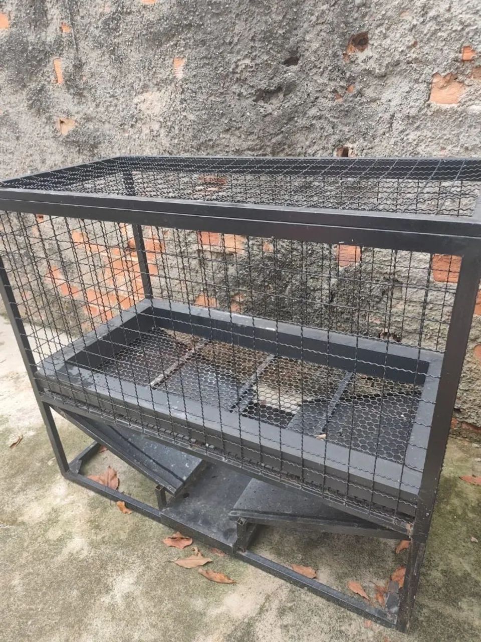 Gaiola para rodedores com gaveta para sujeira removível