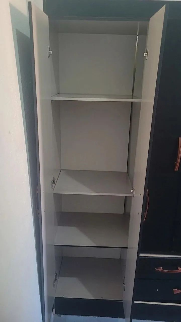 Guarda roupa 6 porta solteiro montado  - Foto 3