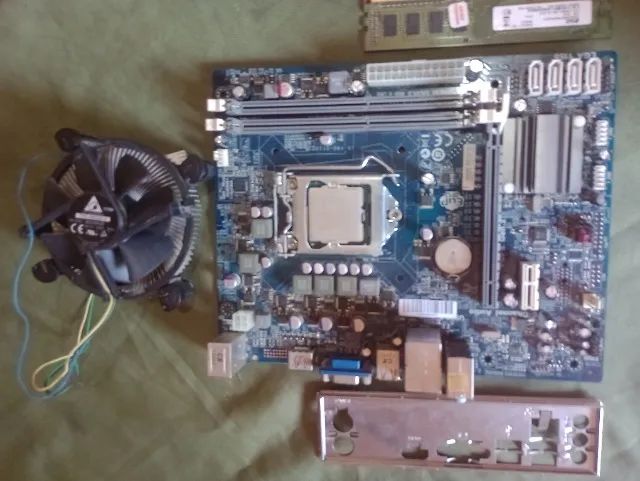 Placa mãe LGA 1155 H61H2-M2 - Foto 2