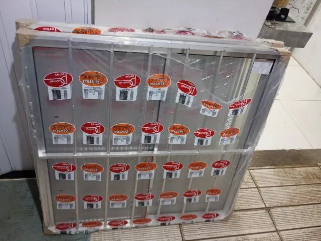 Vendo duas janelas de alumínio 