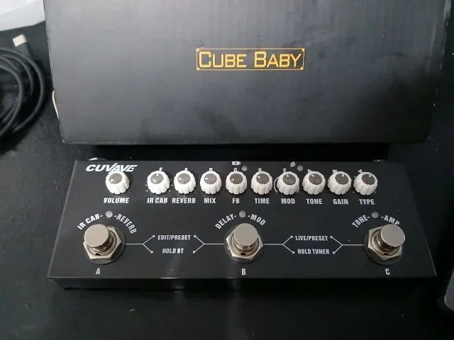 Pedaleira Multi-efeitos Cuvave Cube Baby com Bateria e Bluetooth